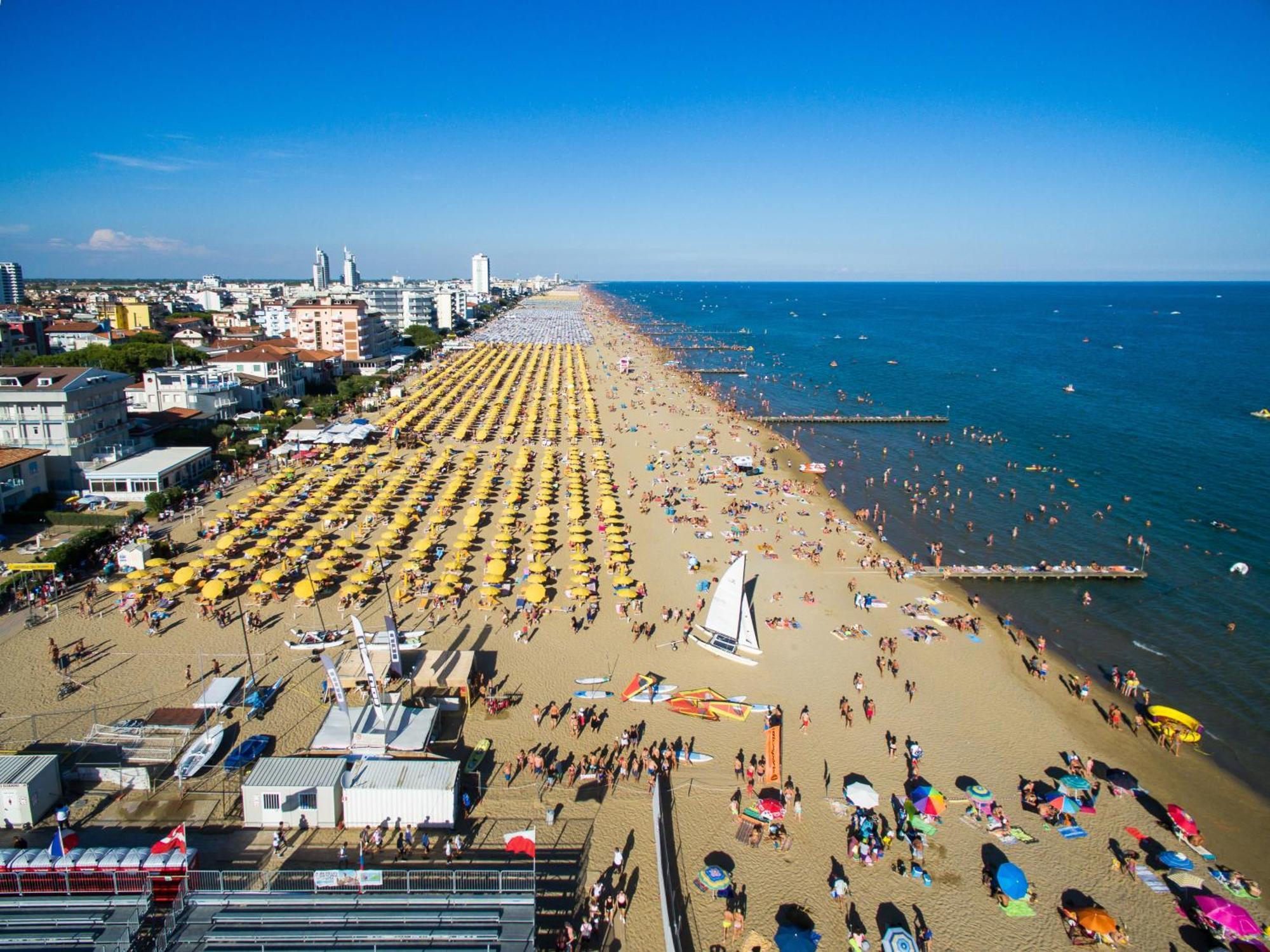 Mansarda 7 Trilocale, Bafile241 - 2' Piano No Ascensore - Adria Holiday Jesolo - Family Apartment Exterior photo